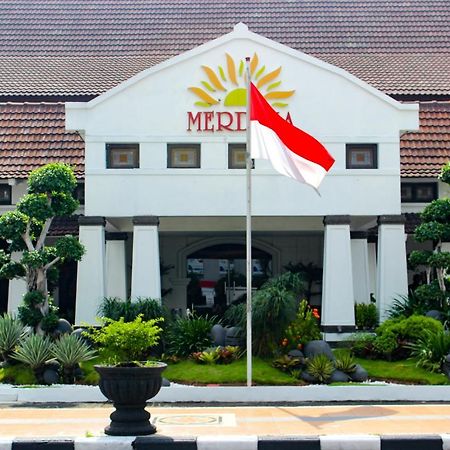 Hotel Merdeka Kediri Kediri  Exterior foto